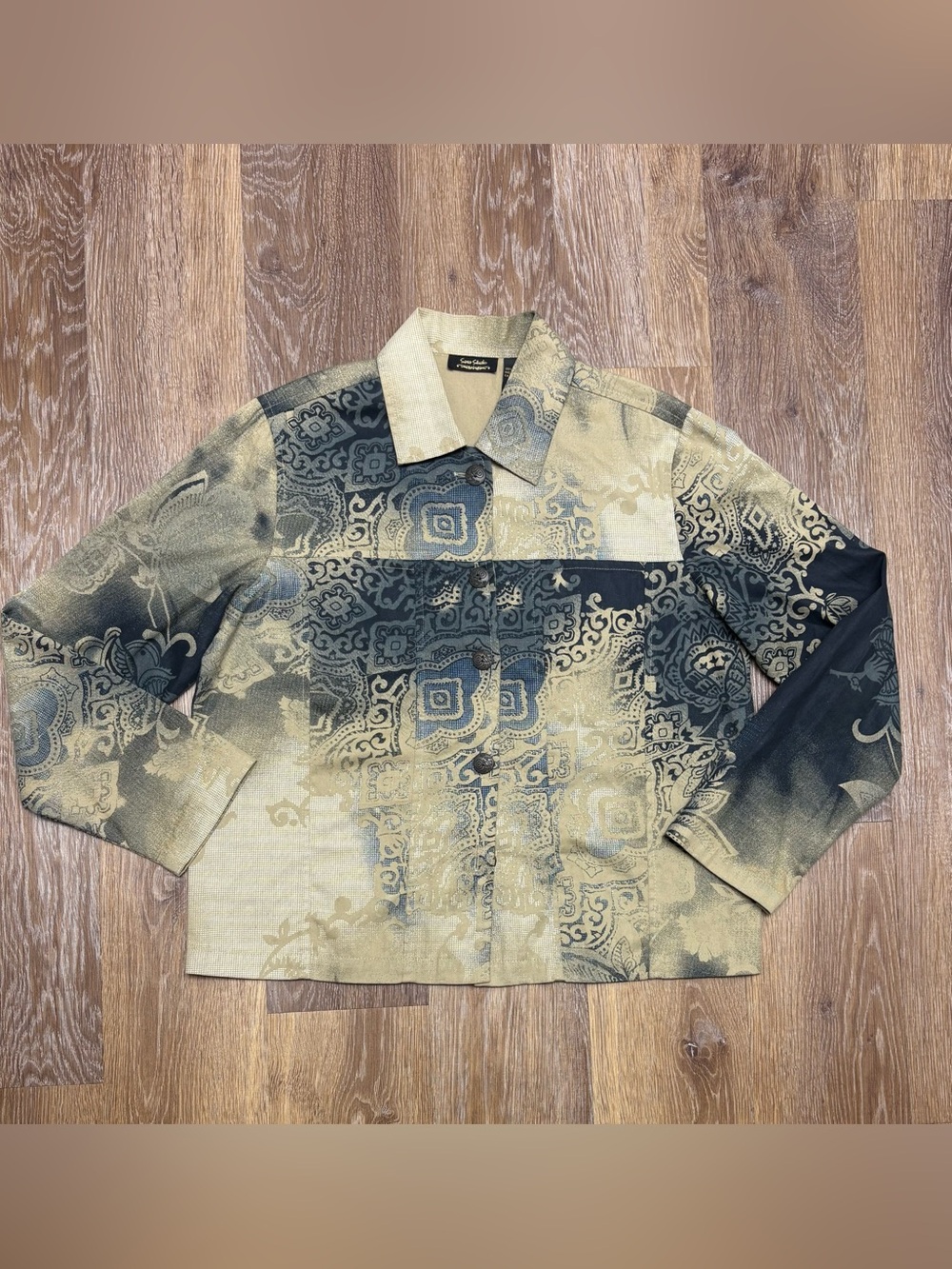 Y2k Sara Studio Women’s Button-Down Shirt